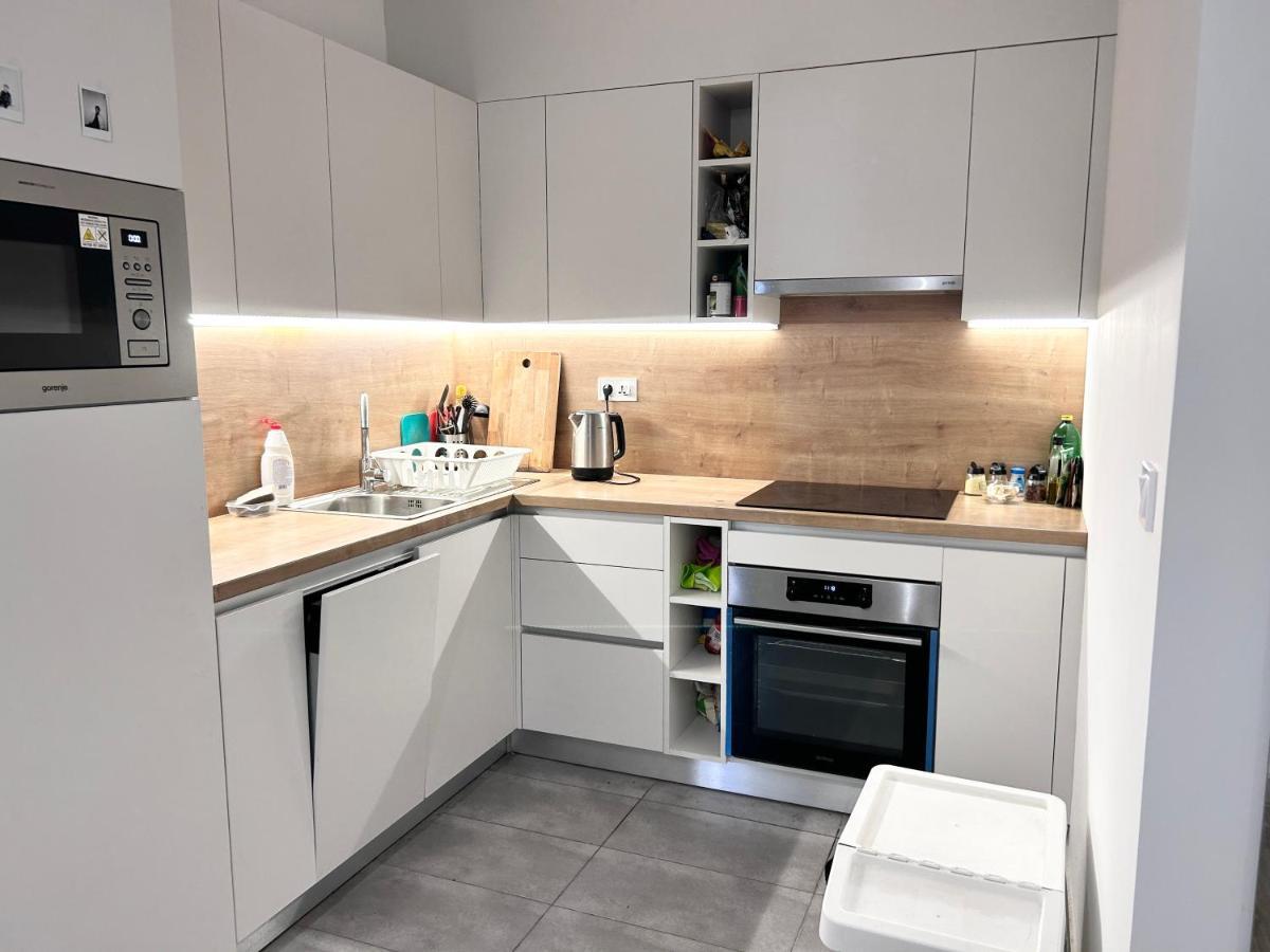 New 2022 Family&Friends Downtown Ac 3Br 2Ba Free Parking Big Balcony Near Metro&Train Station Self Check-In Apt 布达佩斯 外观 照片