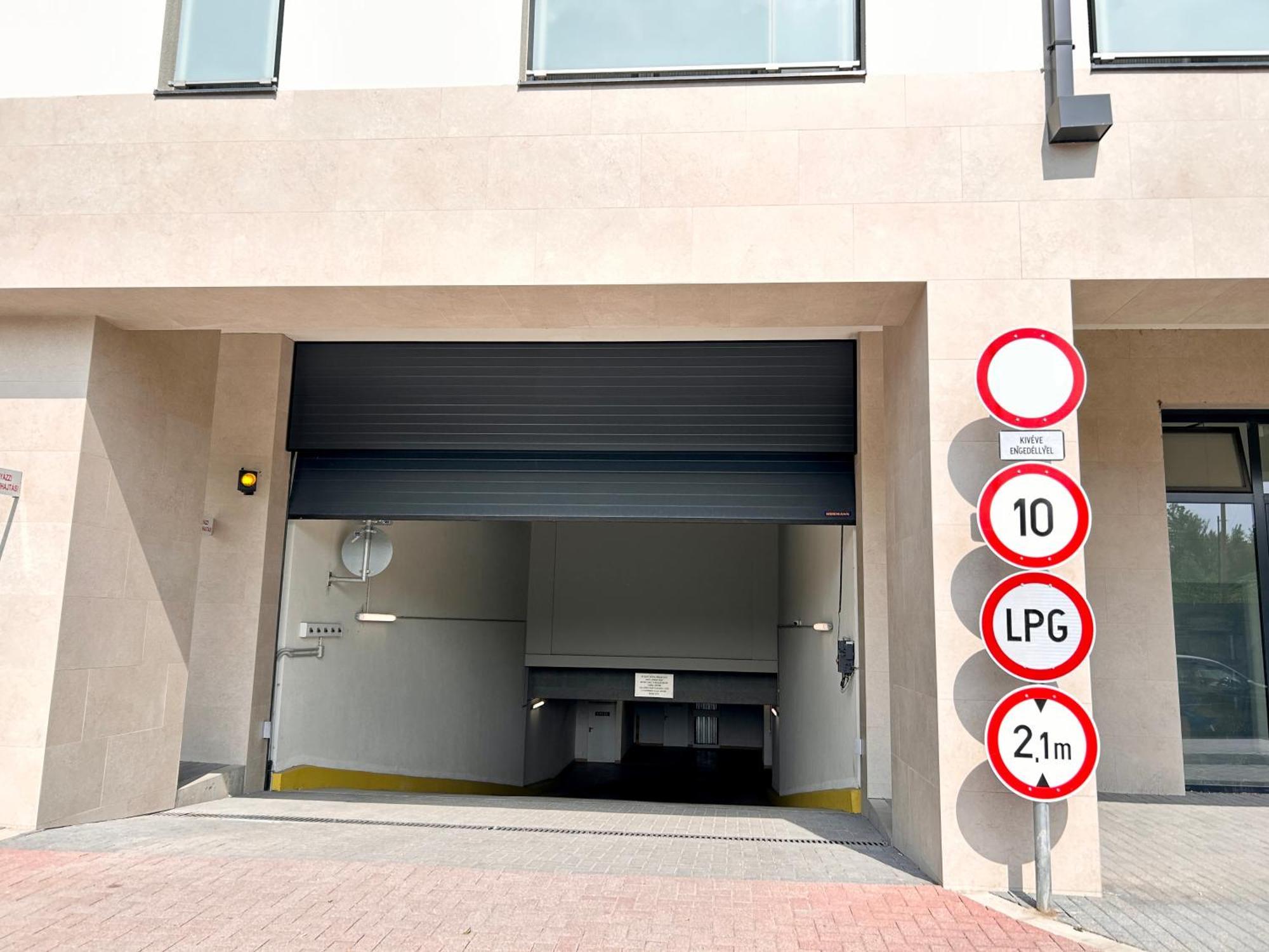 New 2022 Family&Friends Downtown Ac 3Br 2Ba Free Parking Big Balcony Near Metro&Train Station Self Check-In Apt 布达佩斯 外观 照片
