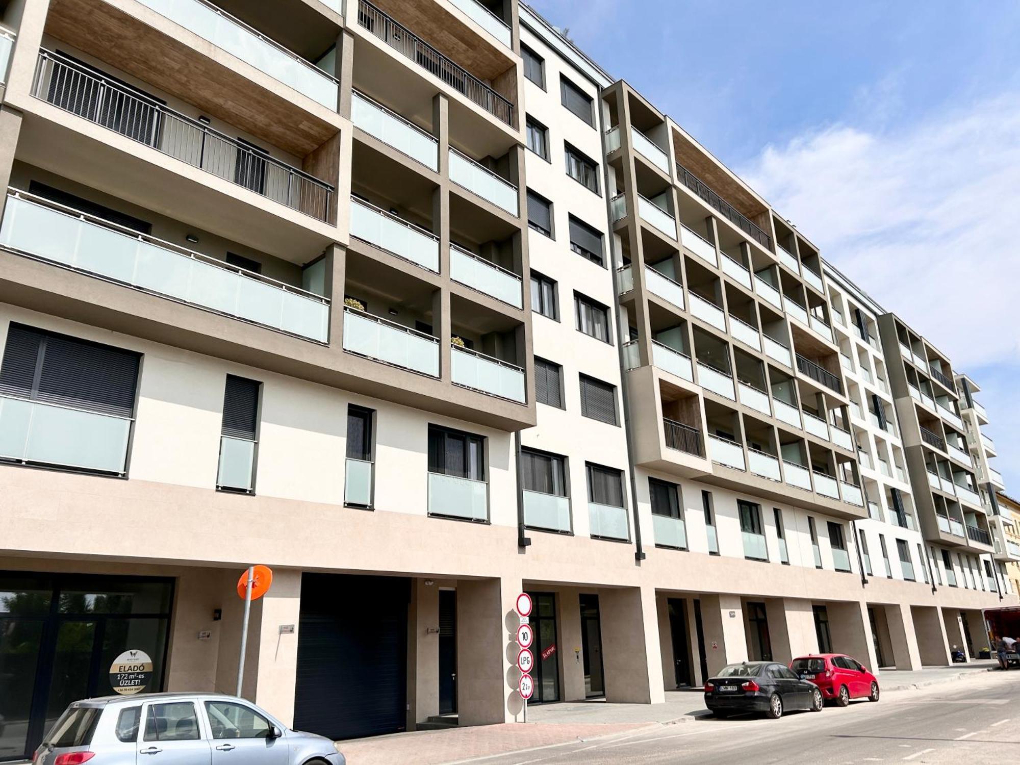 New 2022 Family&Friends Downtown Ac 3Br 2Ba Free Parking Big Balcony Near Metro&Train Station Self Check-In Apt 布达佩斯 外观 照片